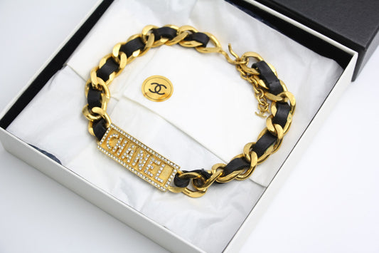 CHANEL Chanel Vintage 95P Black Gold Leather Chain Gold Plated Necklace - Onesize Fashion Jewellery - Vintage fashion from Top Quality Luxury Designers Bag