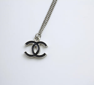 Chanel Vintage 05V Enamel Classic Black Cc Necklace