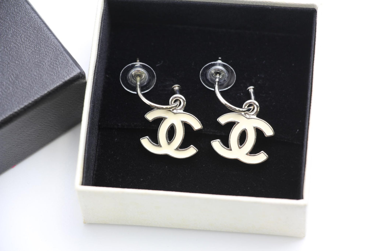 CHANEL Chanel Vintage 80S Black Gold Gold Plated Leather Waist Chain - Onesize Fashion Jewellery - Secondhand luxury from Top Quality Luxury Designers Bag