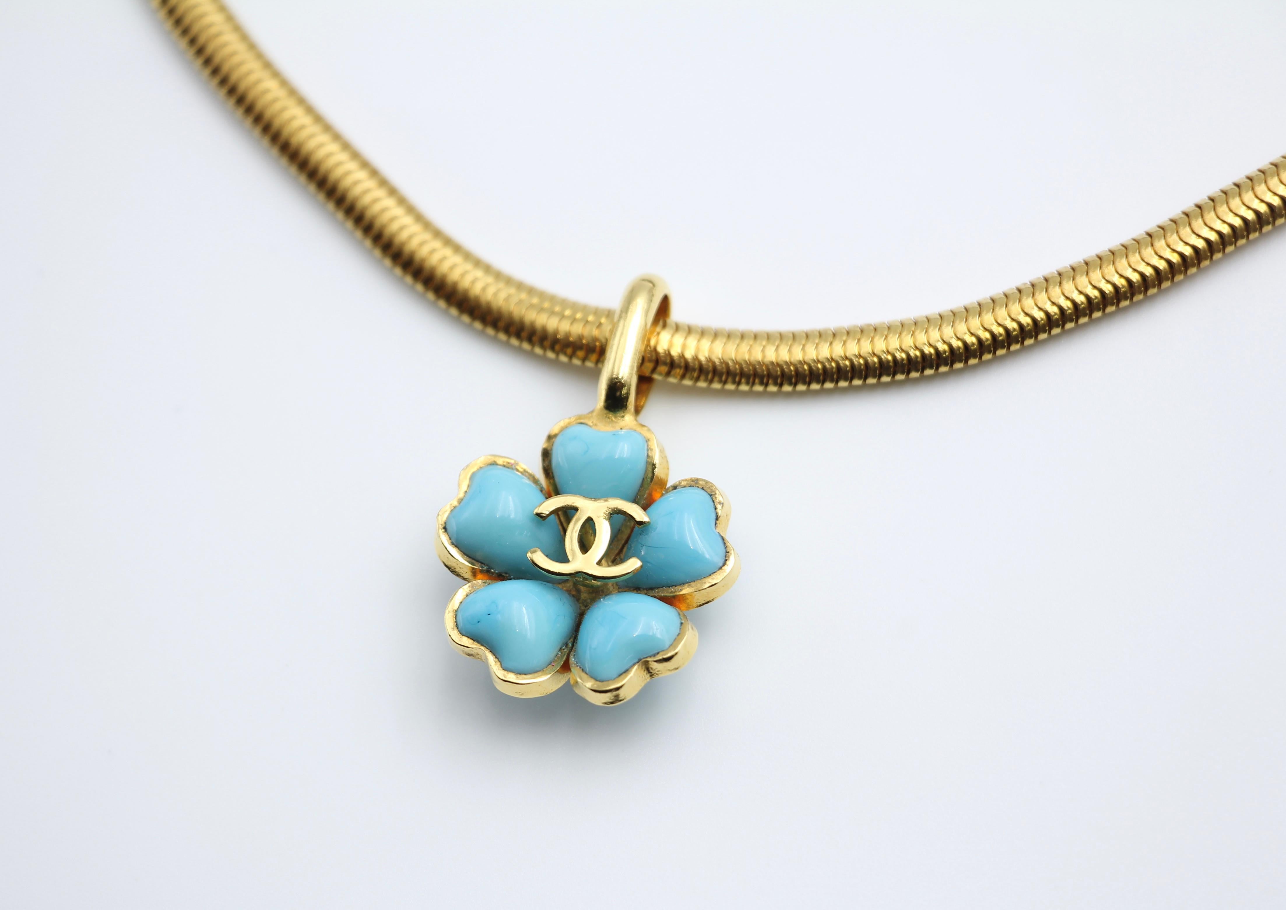 CHANEL Chanel Vintage 97P Gripoix Blue Camellias Pendant Necklace - Onesize Fashion Jewellery - Used fashion item from Top Quality Luxury Designers Bag