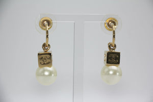 Chanel Vintage 02 Imitation Pearl Gold Square Cc Drop Earrings