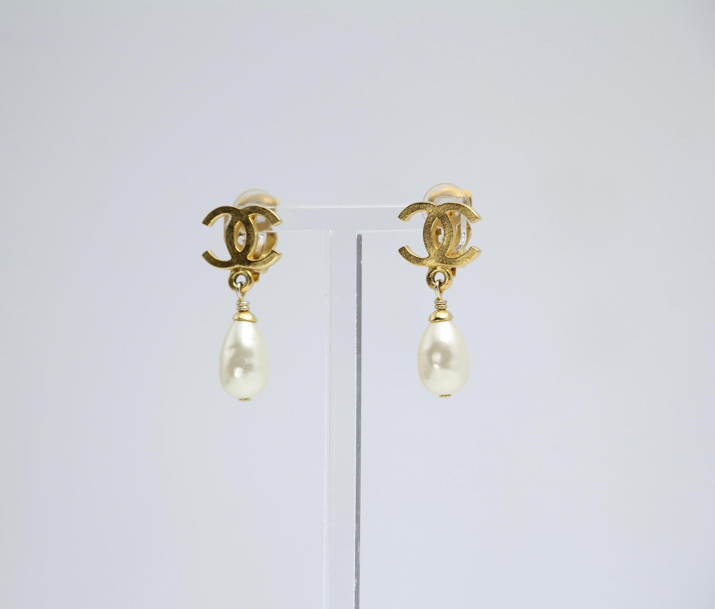 Chanel Vintage 95A Gold Plated Pearl Drop Earrings