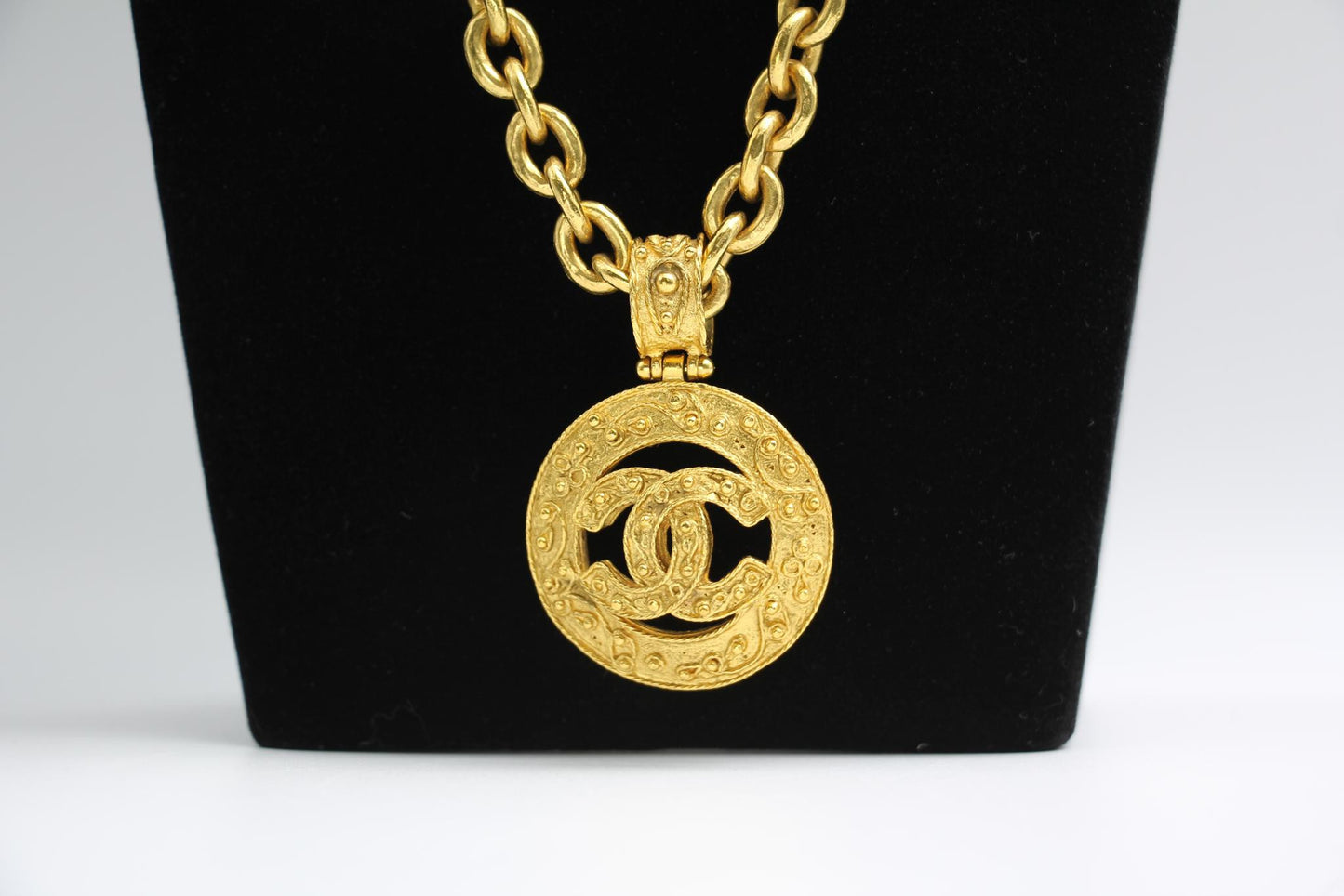 Chanel Vintage 94A Gold Plated Medal Pendant Long Necklace