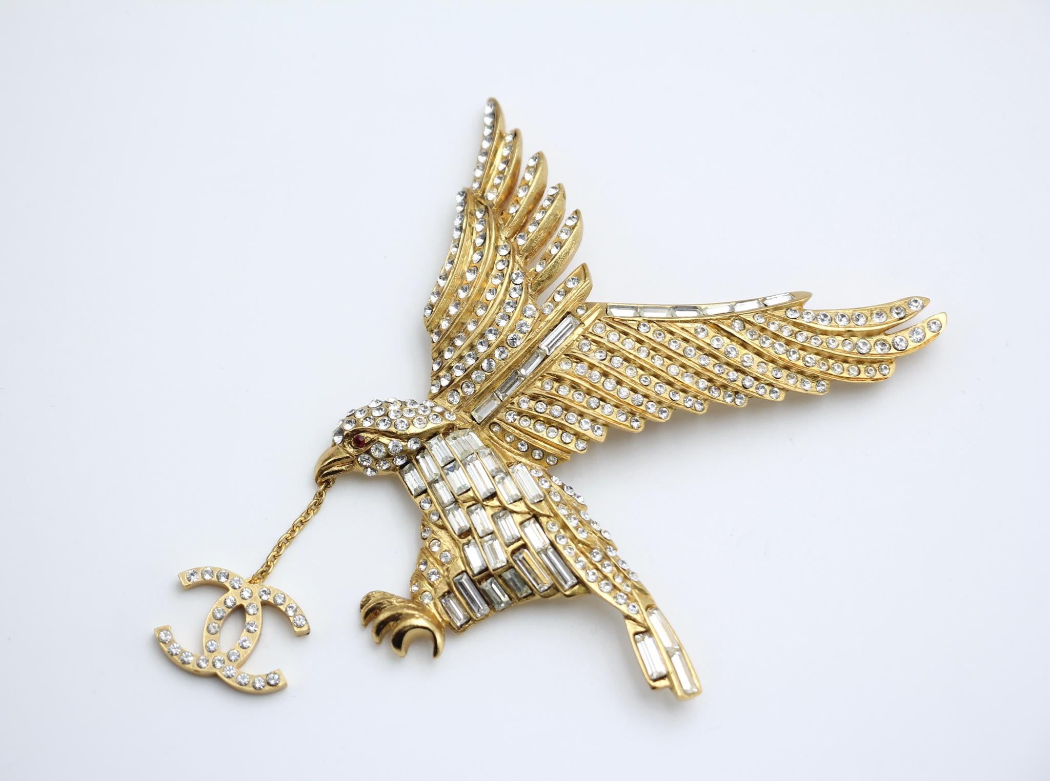 CHANEL Chanel Vintage 01P Rhinestone Eagle Large Brooch - Onesize Fashion Jewellery - Vintage fashion from Top Quality Luxury Designers Bag