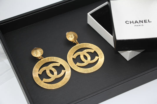 CHANEL Chanel Logo Earrings - Onesize Fashion Jewellery - Used fashion item from Top Quality Luxury Designers Bag