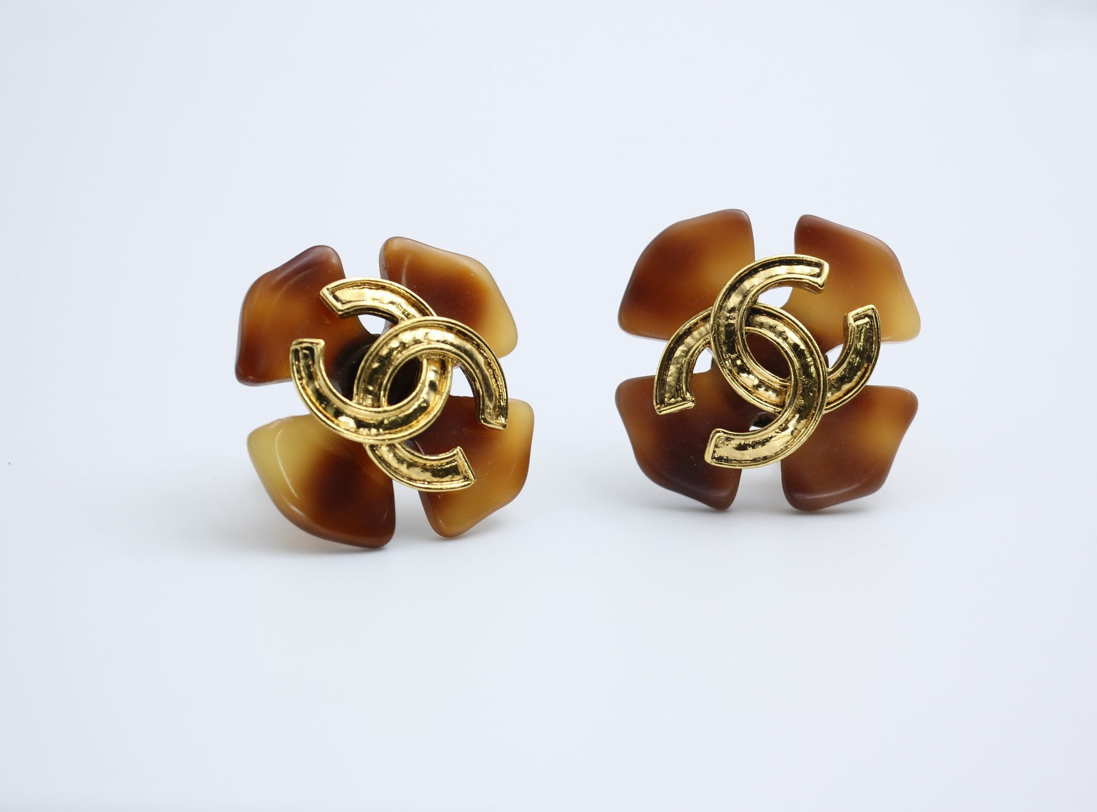 CHANEL Chanel Vintage 94P Tortoise Brown Large Cc Earrings - Onesize Fashion Jewellery - Used fashion item from Top Quality Luxury Designers Bag