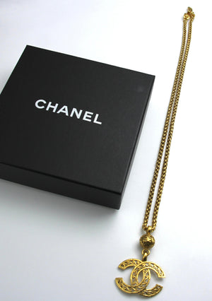 Chanel Vintage 95A Wavy Hollow Ball Pendant Necklace