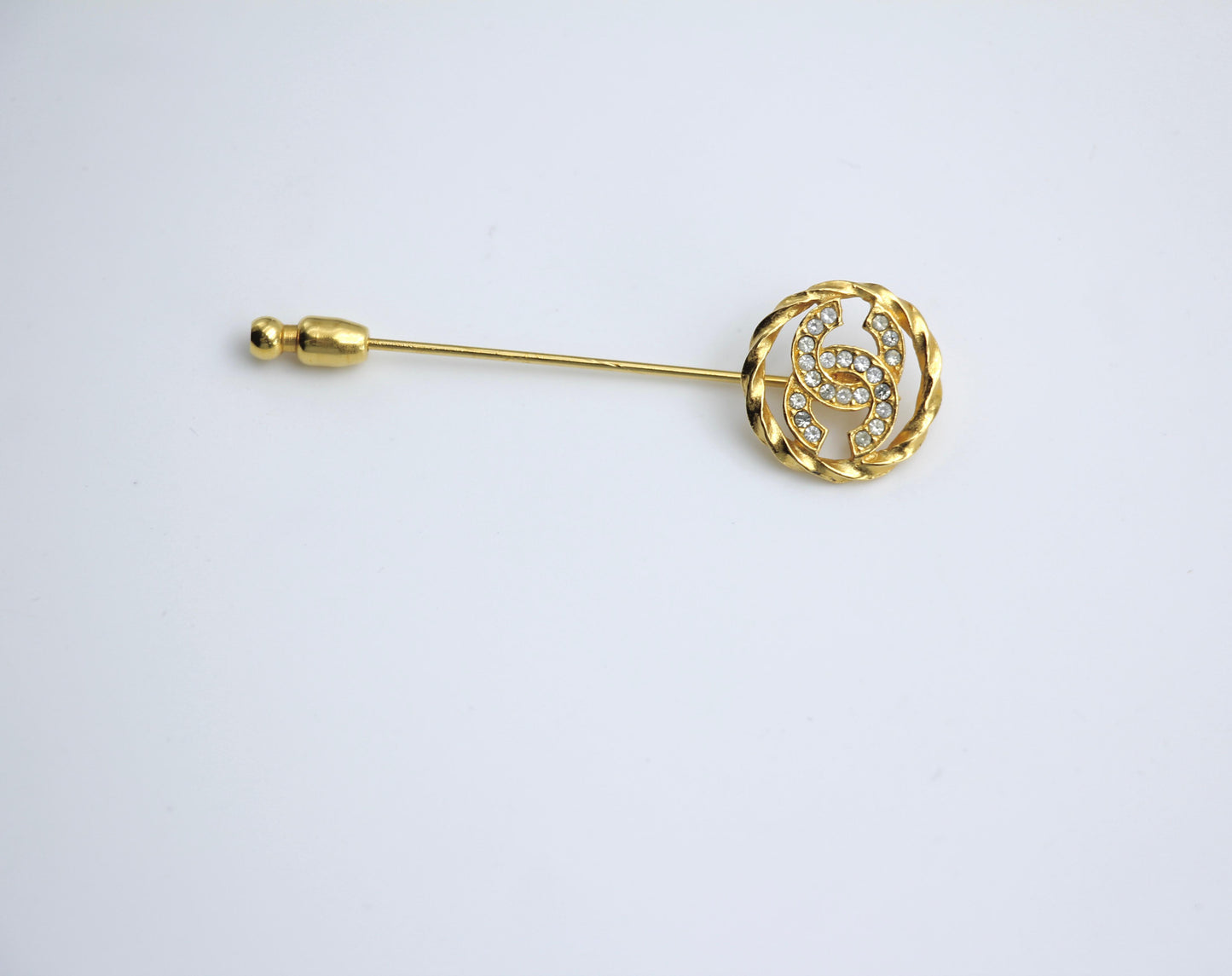 CHANEL Chanel Vintage 90 Years Rhinestone Round Lace Cc Branch Brooch - Onesize Fashion Jewellery - Used fashion item from Top Quality Luxury Designers Bag