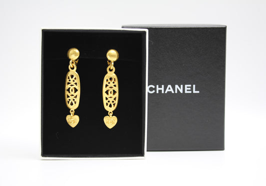 CHANEL Chanel Vintage 95P Gold-Plated Long Love Earrings - Onesize Fashion Jewellery - Used fashion item from Top Quality Luxury Designers Bag