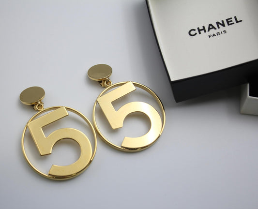 CHANEL Chanel Vintage 87 Gold Plated Giant No 5 Clip-On Earrings - Onesize Fashion Jewellery - Secondhand luxury from Top Quality Luxury Designers Bag
