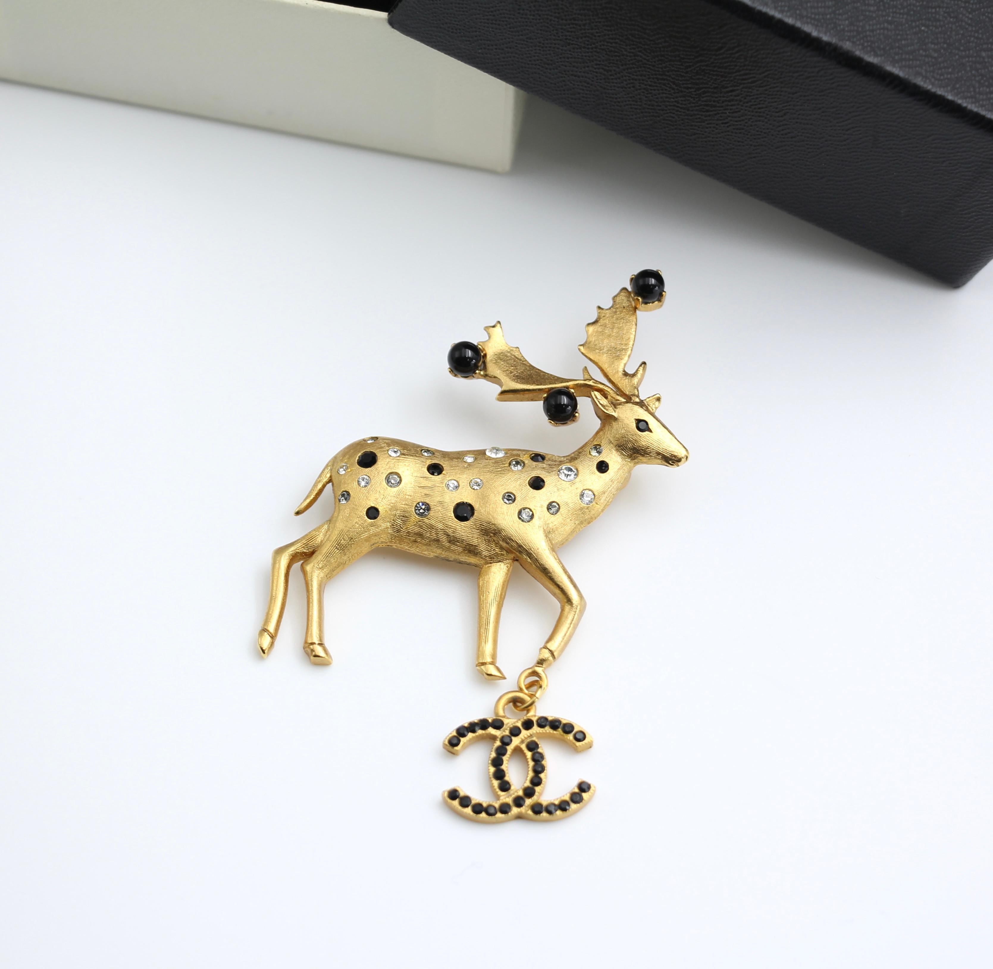 CHANEL Chanel Vintage 01A Rhinestone Deer Cc Brooch - Onesize Fashion Jewellery - Secondhand luxury from Top Quality Luxury Designers Bag
