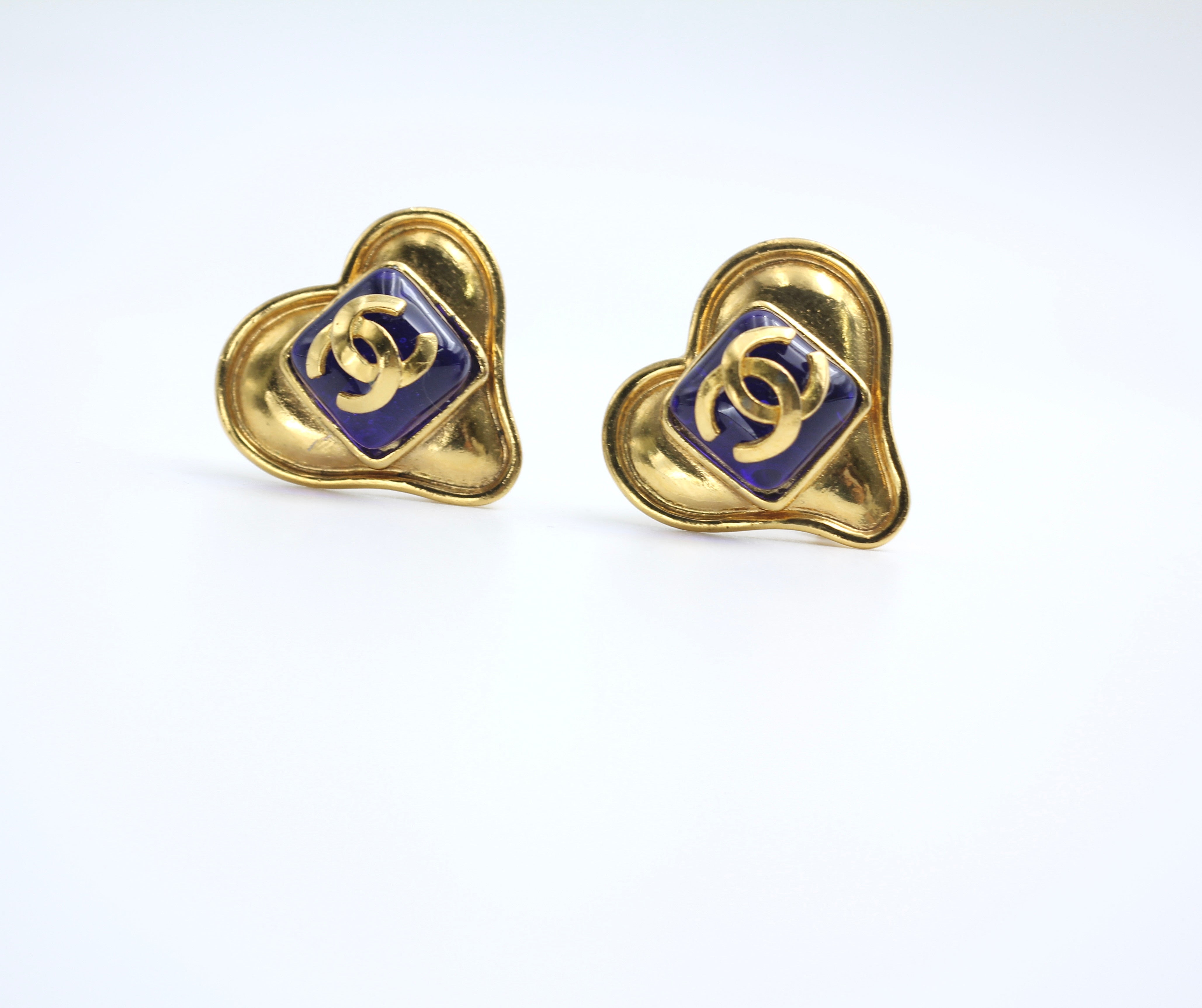CHANEL Chanel Vintage 95P Sapphire Blue Glazed Gold-Plated Love Earrings - Onesize Fashion Jewellery - Vintage fashion from Top Quality Luxury Designers Bag