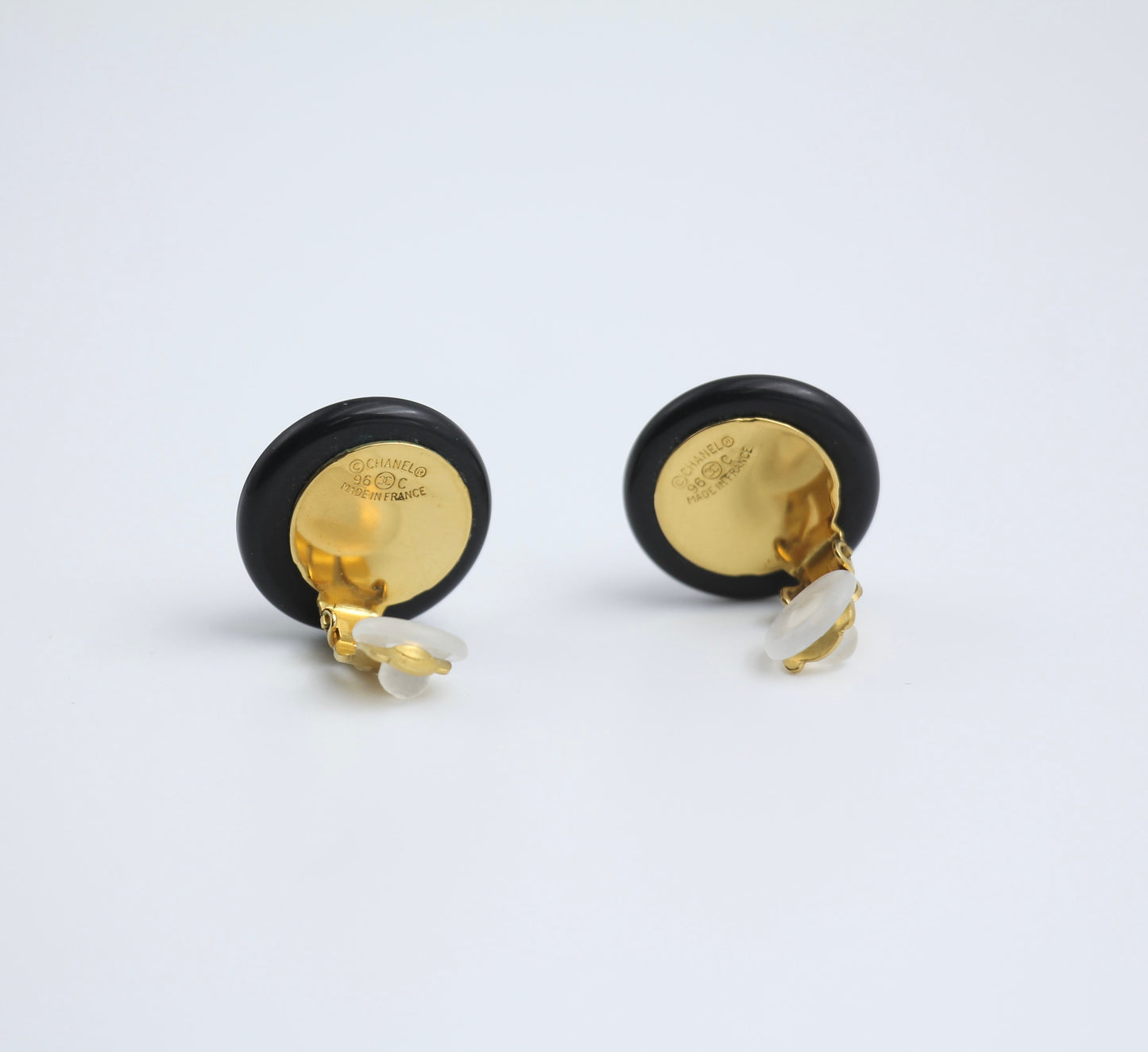 Chanel Vintage 96C Gold Plated Black And White Shell Earrings