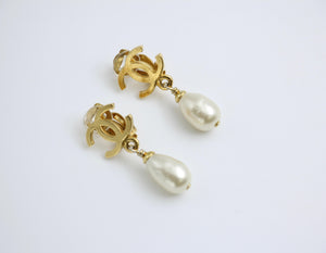 Chanel Vintage 95A Gold Plated Pearl Drop Earrings