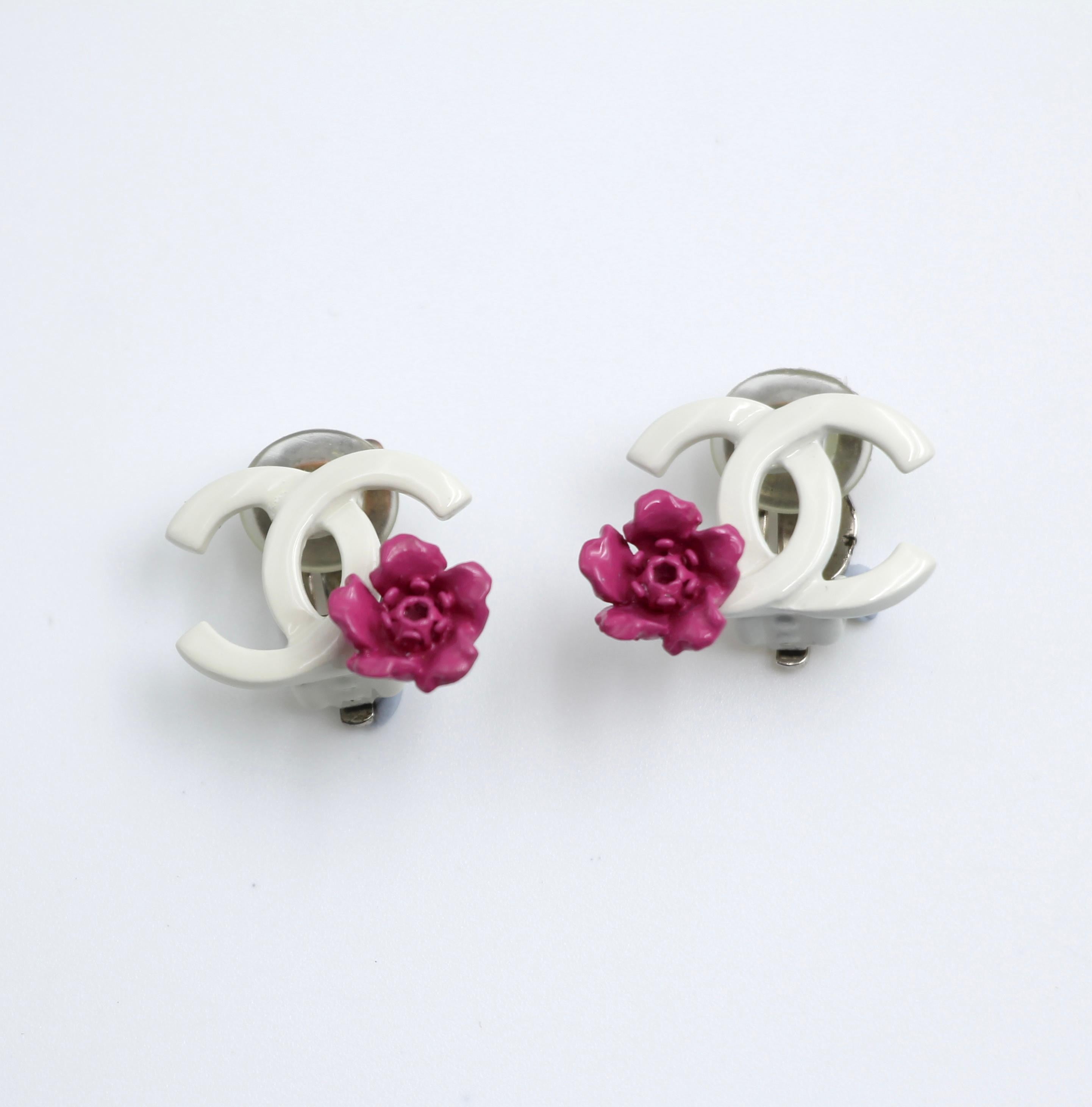 CHANEL Chanel Vintage 04P Resin Pink Flower Earrings - Onesize Fashion Jewellery - Secondhand luxury from Top Quality Luxury Designers Bag