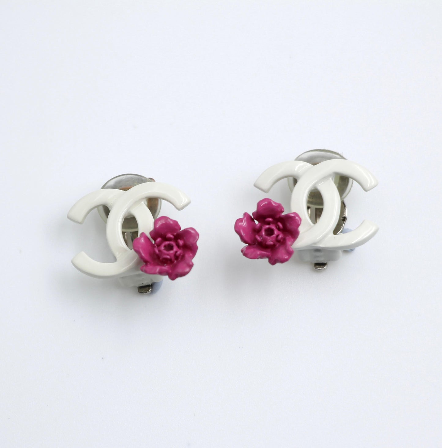 CHANEL Chanel Vintage 04P Resin Pink Flower Earrings - Onesize Fashion Jewellery - Secondhand luxury from Top Quality Luxury Designers Bag