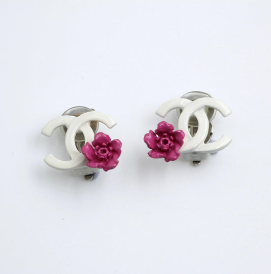 CHANEL Chanel Vintage 04P Resin Pink Flower Earrings - Onesize Fashion Jewellery - Secondhand luxury from Top Quality Luxury Designers Bag