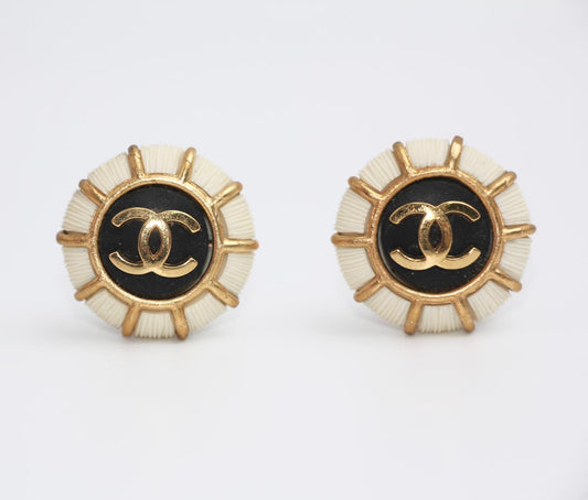 CHANEL Chanel Vintage 95A Resin Navy Style Clip-On Earrings - Onesize Fashion Jewellery - Used fashion item from Top Quality Luxury Designers Bag