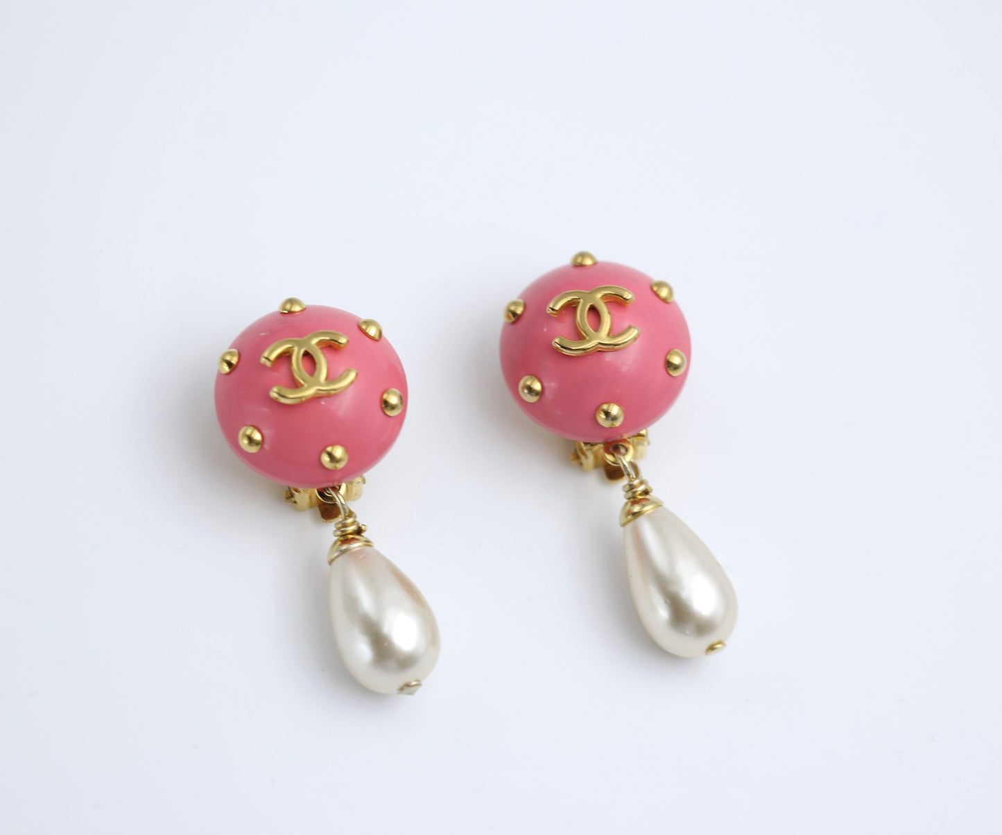 CHANEL Chanel Vintage 96C Imitation Pearl Resin Rouge Pink Bean Earrings - Onesize Fashion Jewellery - Used fashion item from Top Quality Luxury Designers Bag