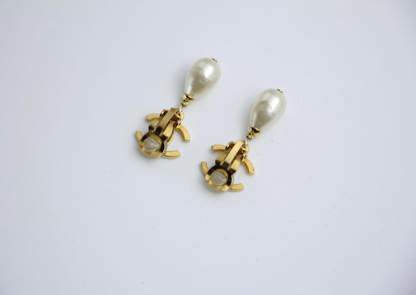Chanel Vintage 95A Gold Plated Pearl Drop Earrings