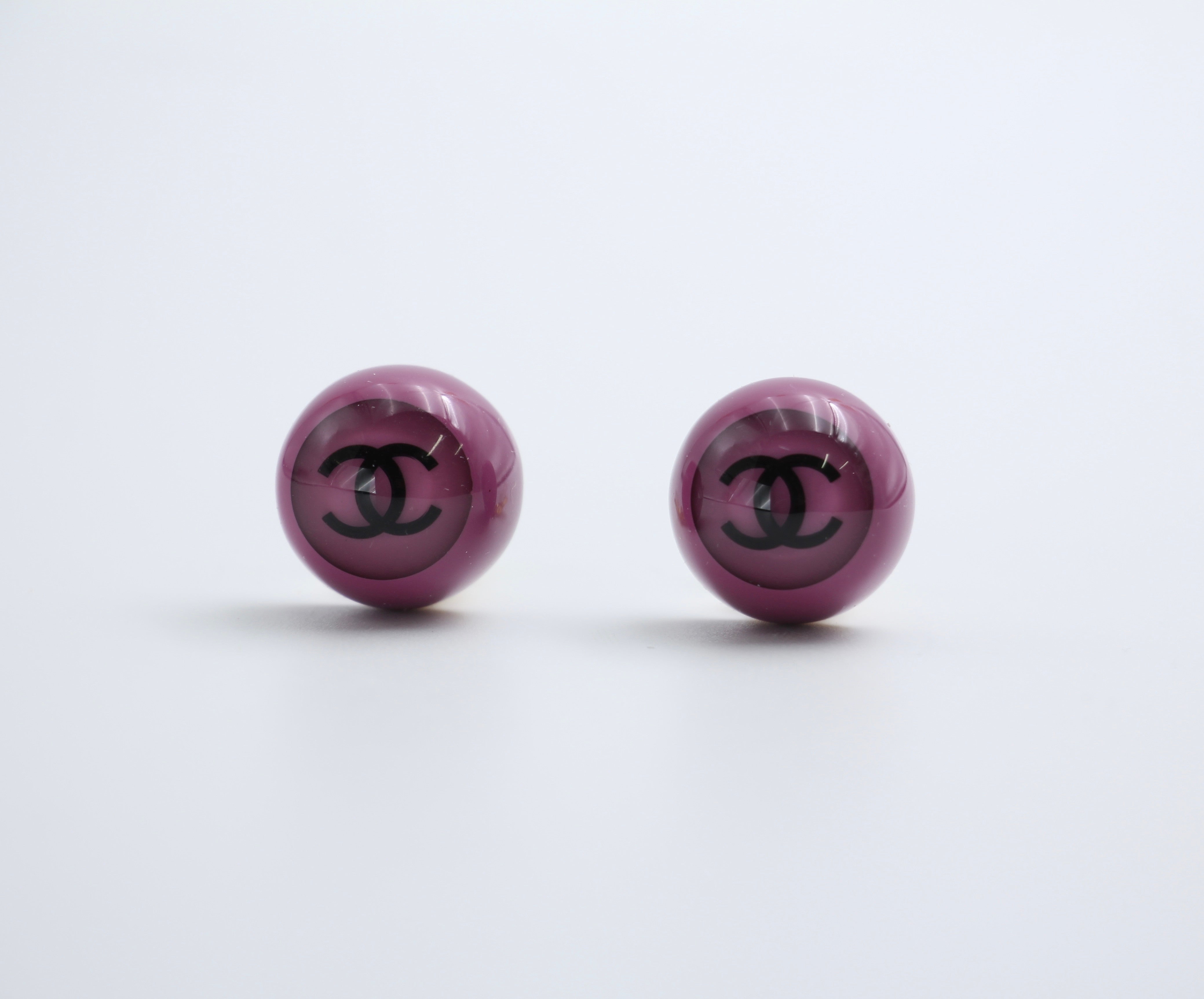 CHANEL Chanel Vintage 01P Resin Purple Round Wave Earrings - Onesize Fashion Jewellery - Vintage fashion from Top Quality Luxury Designers Bag