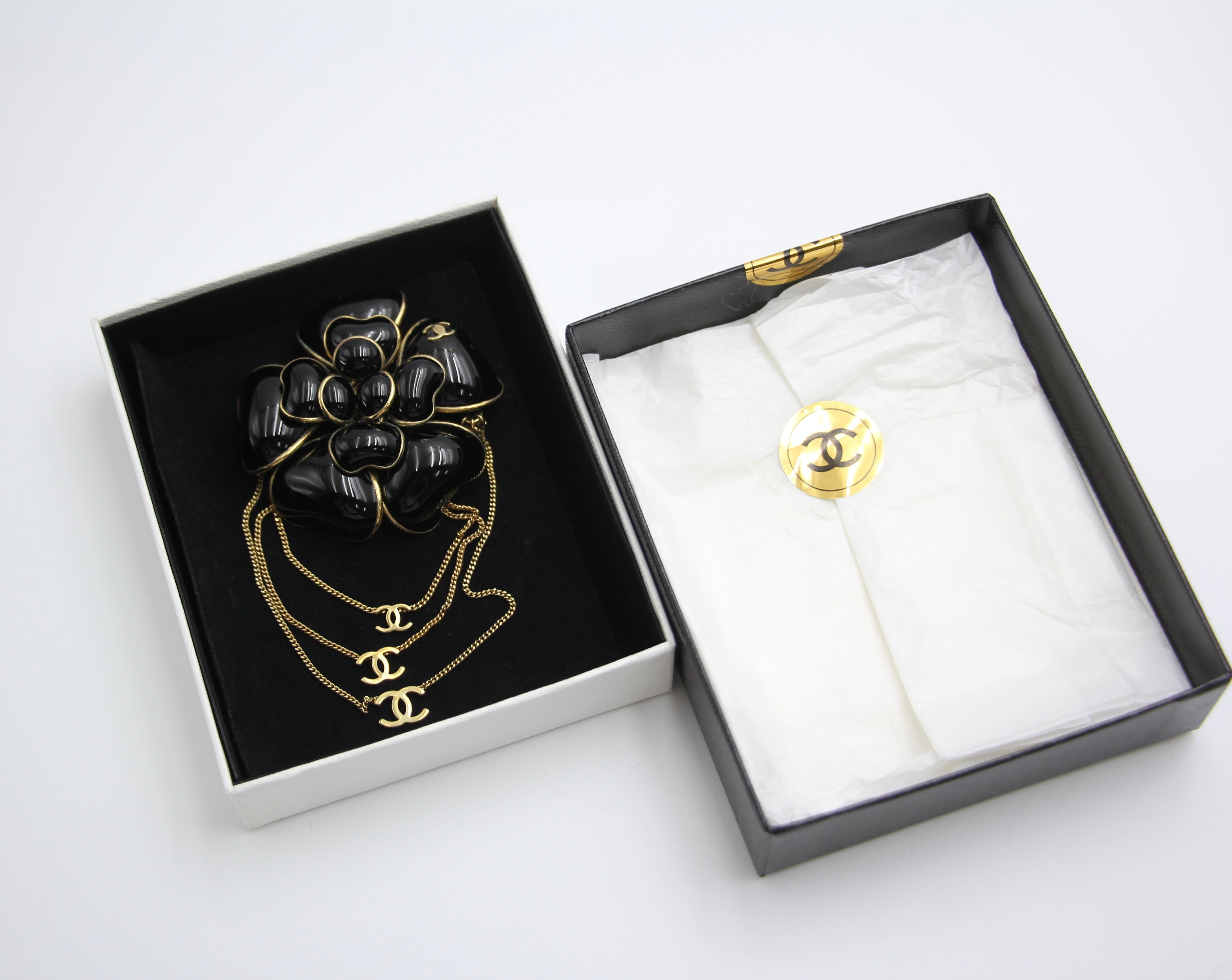 CHANEL Chanel Vintage 02A Imitation Pearl Black Camellia Three Cc Brooch - Onesize Fashion Jewellery - Secondhand luxury from Top Quality Luxury Designers Bag