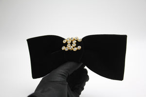 Chanel Vintage 81 85 Years Black Velvet Rhinestone Gold Plated Cc Bow Hairpin