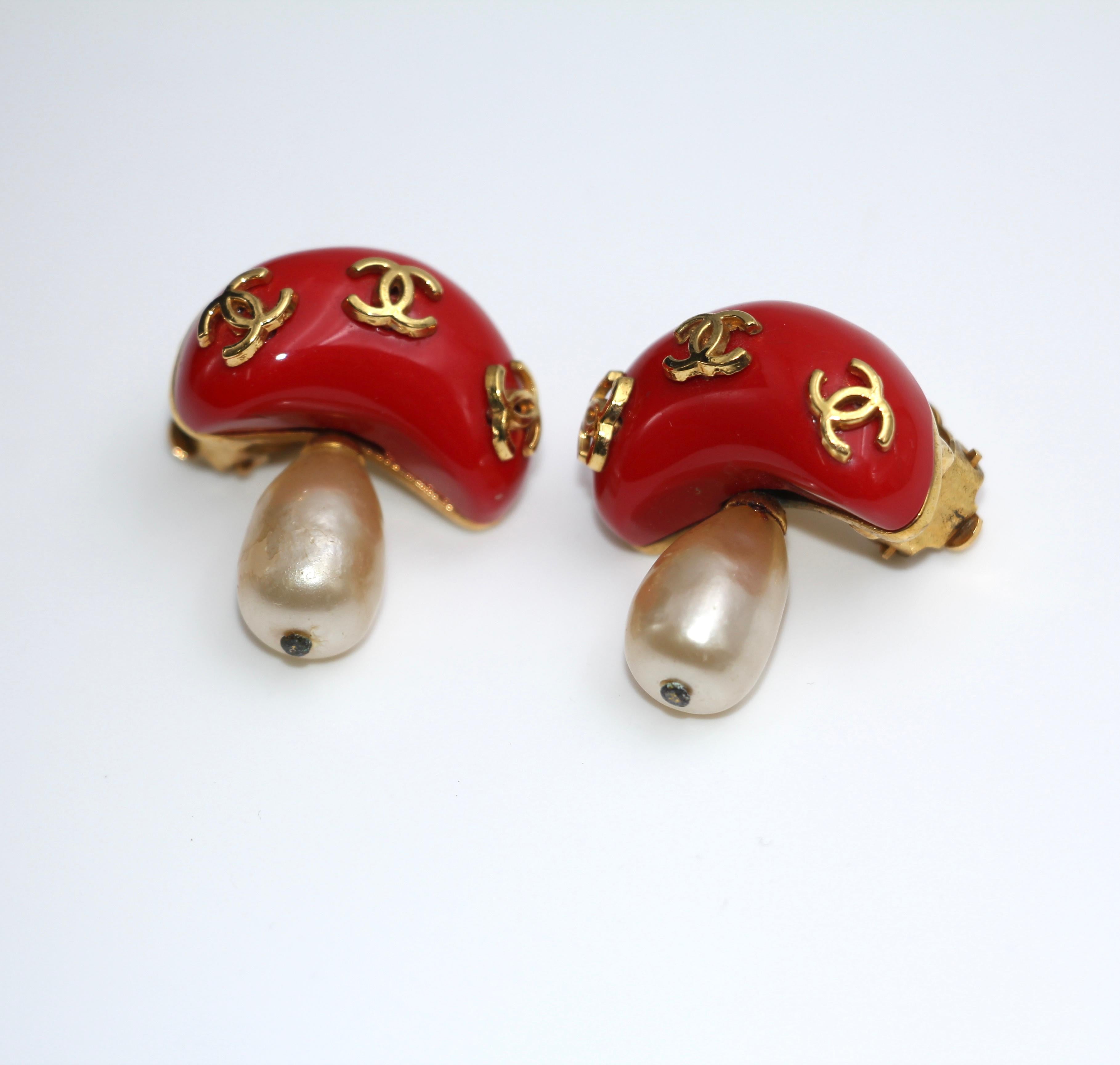 CHANEL Chanel Vintage 91 Imitation Pearl Resin Red Mushroom Clip-On Earrings - Onesize Fashion Jewellery - Used fashion item from Top Quality Luxury Designers Bag