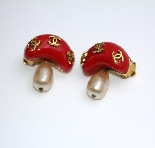CHANEL Chanel Vintage 91 Imitation Pearl Resin Red Mushroom Clip-On Earrings - Onesize Fashion Jewellery - Used fashion item from Top Quality Luxury Designers Bag