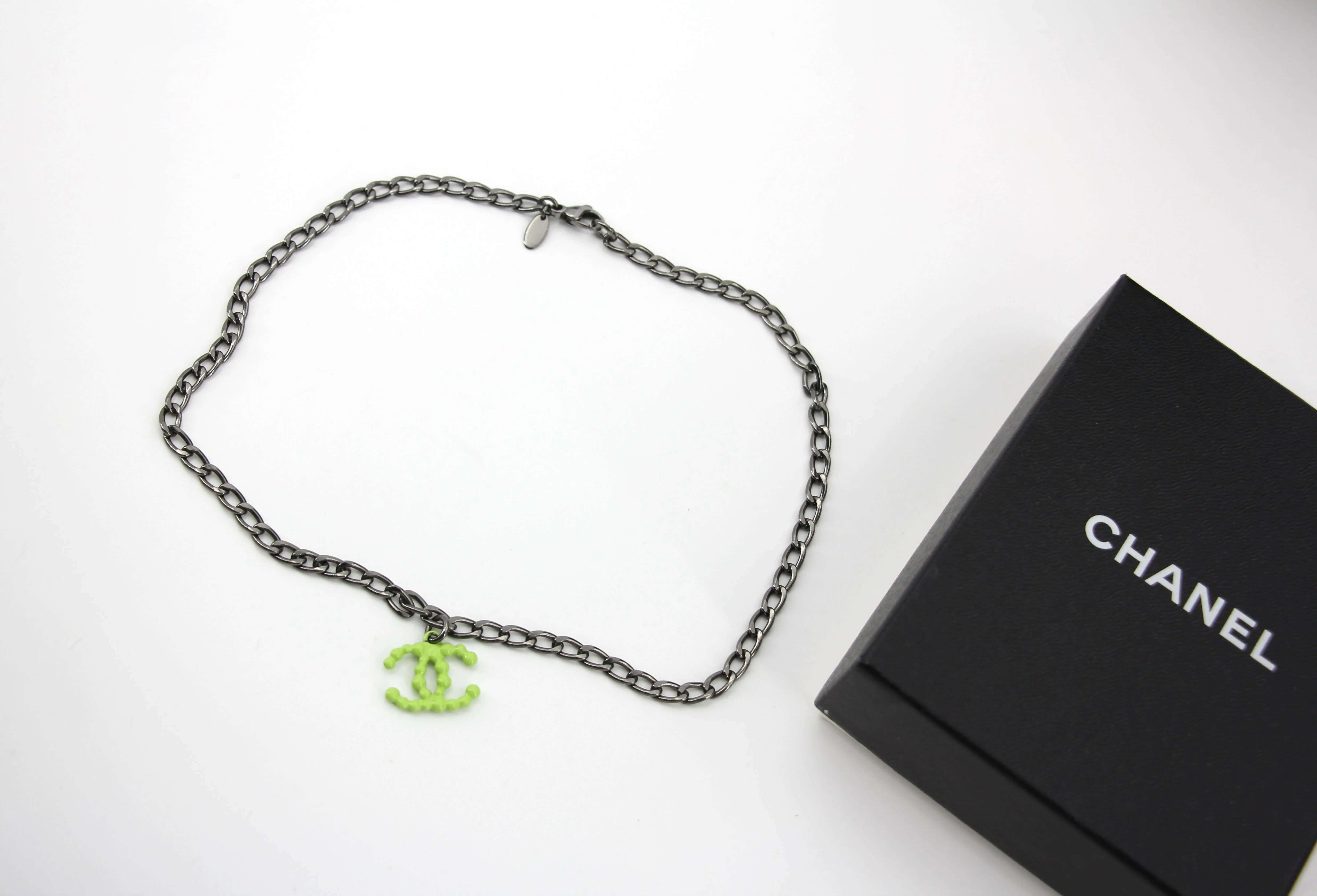 Chanel Vintage 04A Resin Fluorescent Green CC Grey Chain Necklace