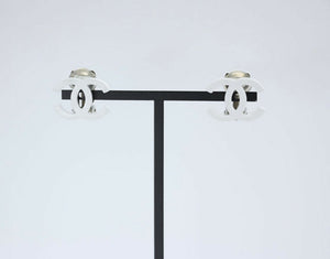 Chanel Vintage 04C Resin All-White Simple Style Clip-on Earrings