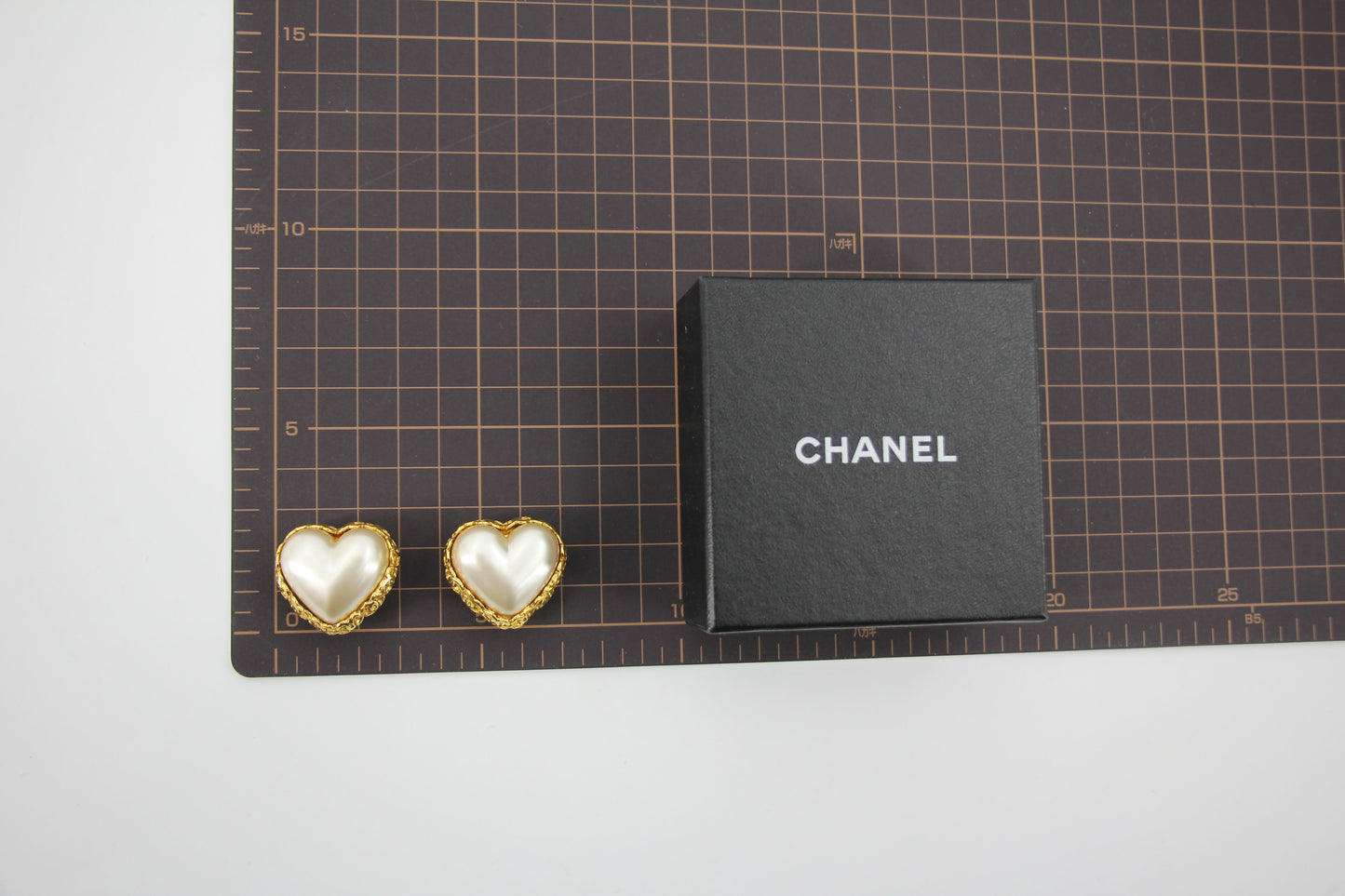 Chanel Vintage 2-8 Imitation Pearl Gold Plated Heart Clip-on Earrings