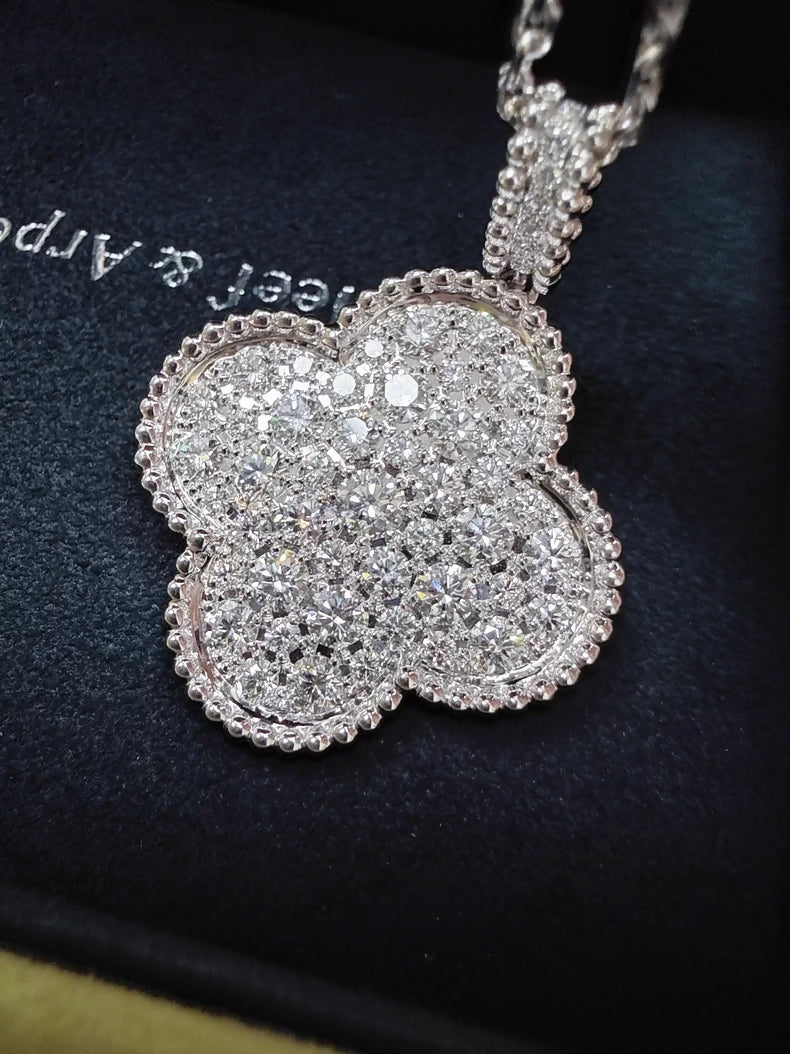 VCA Van Cleef  Arpels Magic Alhambra pendant 18K white gold, Diamond