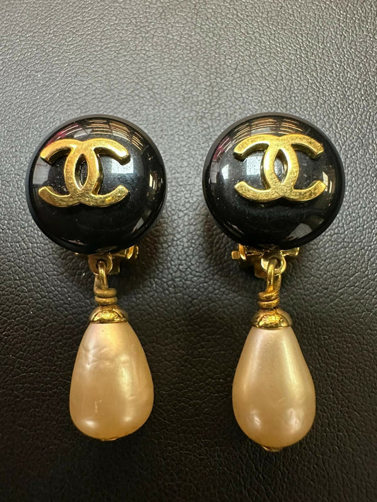 Chanel Vintage 96C Resin  Imitation Pearl Dangle Black Clip-on Earrings