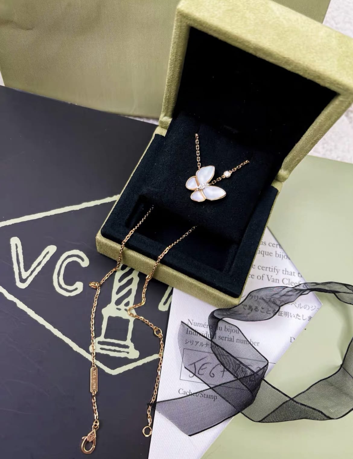 VCA Van Cleef  Arpels butterfly rose gold mother-of-pearl diamond necklace