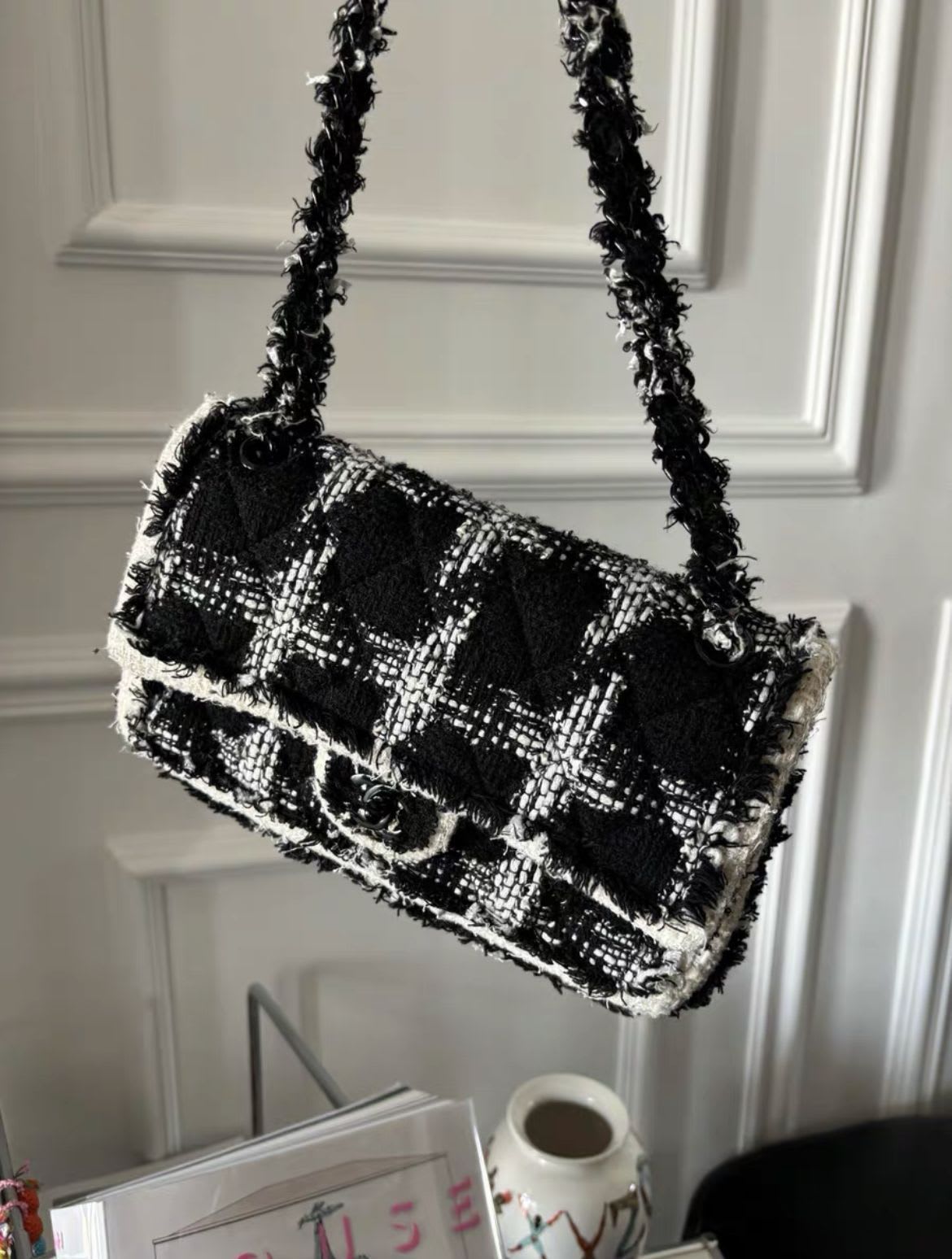 CHANEL Chanel Houndstooth Wool Medium Flap Bag - Medium Crossbody Bag - Vintage fashion from Top Quality Luxury Designers Bag