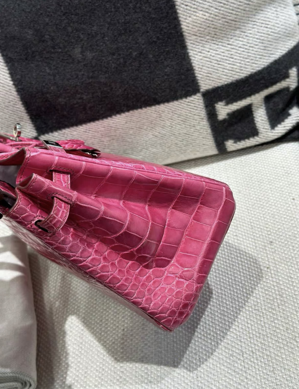 Hermes Birkin 25 Pink Matte Alligator leather palladium harwdare