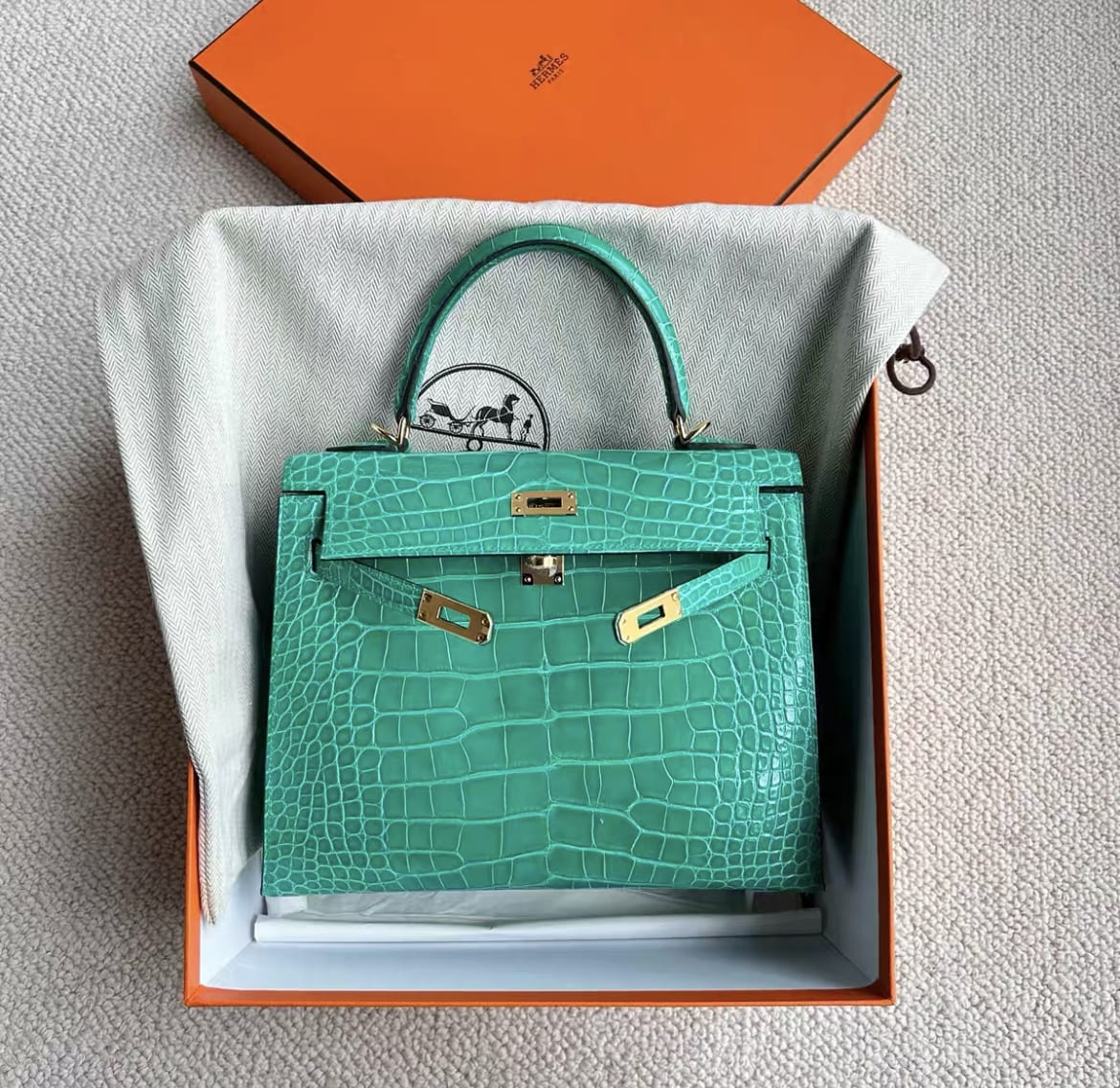 Hermès Hermes Kelly 25 imperial green shiny alligator gold hardware - 25 Crossbody Bag - Secondhand luxury from Top Quality Luxury Designers Bag