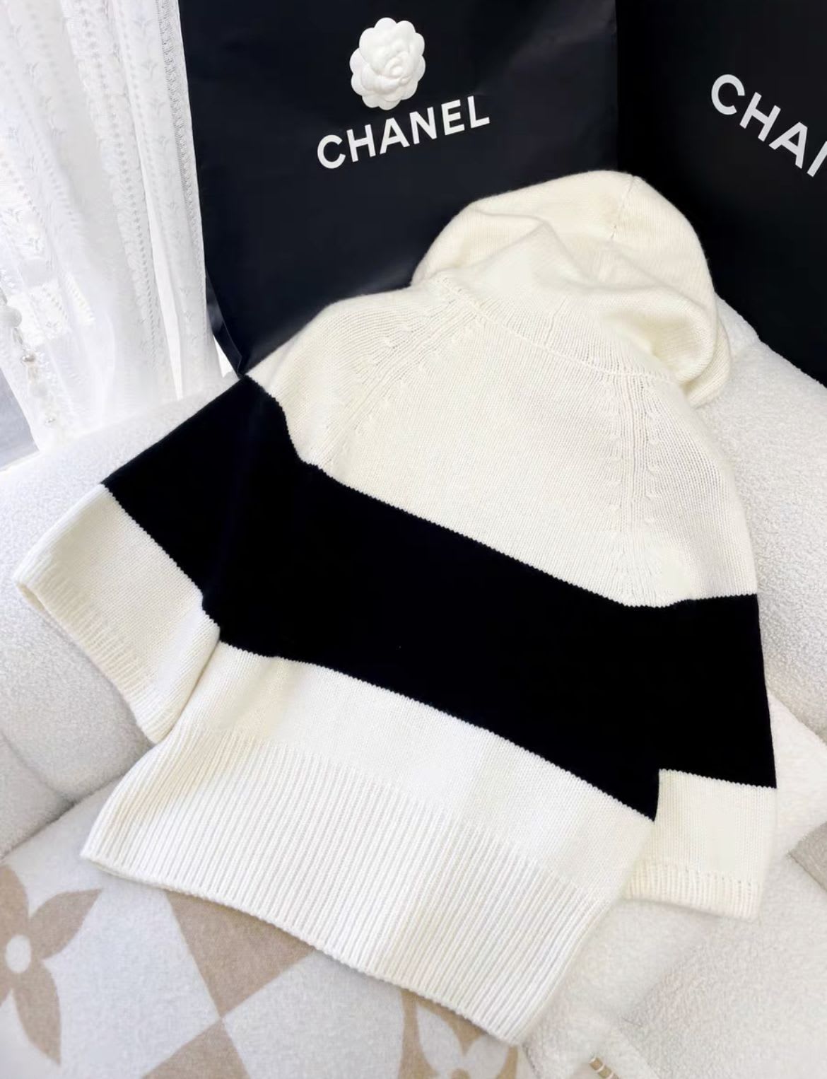 Christian Dior Soft White/Black Christian Dior 8 Hooded Sweater F40