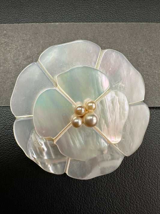 Chanel Vintage 98 Mother-of-Pearl  Imitation Pear Flower Brooch