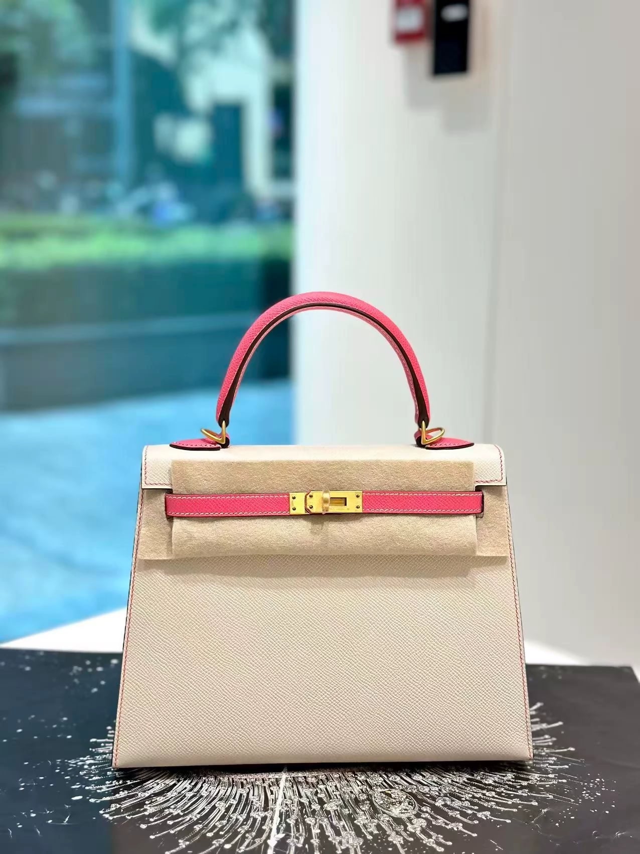 Hermes Kelly 25 craie  pink lipstick Epsom leather brushed gold hardware