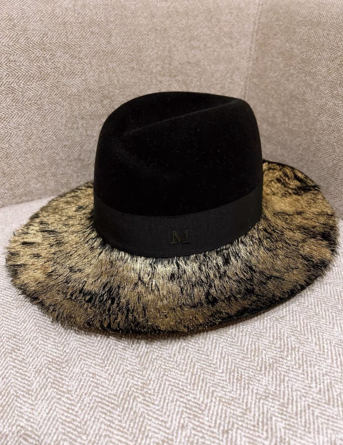 Maison Michel Maison Michel MM black gold feather hat - Medium 55-60cm Accessories - Vintage fashion from Top Quality Luxury Designers Bag