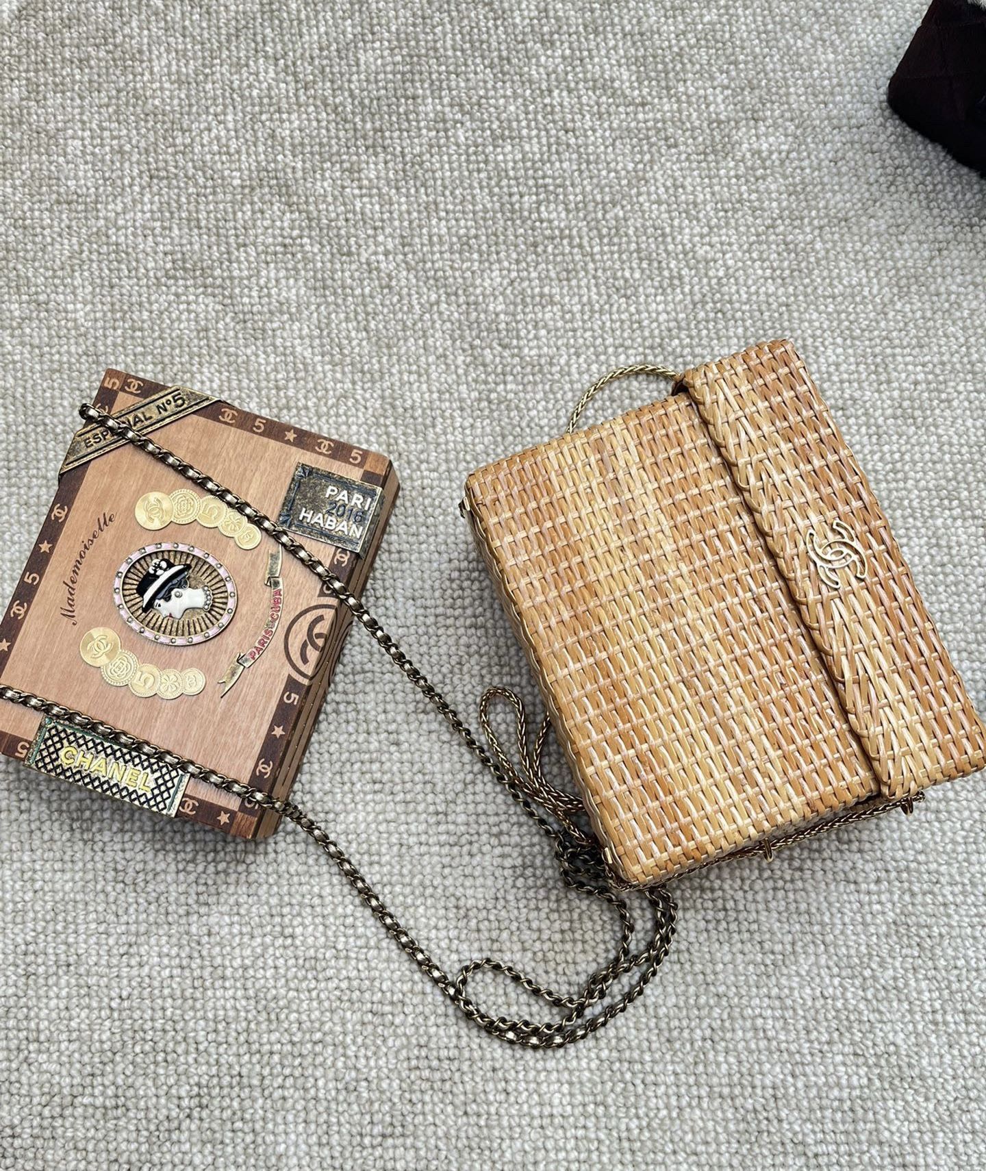 CHANEL Rare vintage Chanel Bamboo Chain Box Bag - Box size Crossbody Bag - Used fashion item from Top Quality Luxury Designers Bag