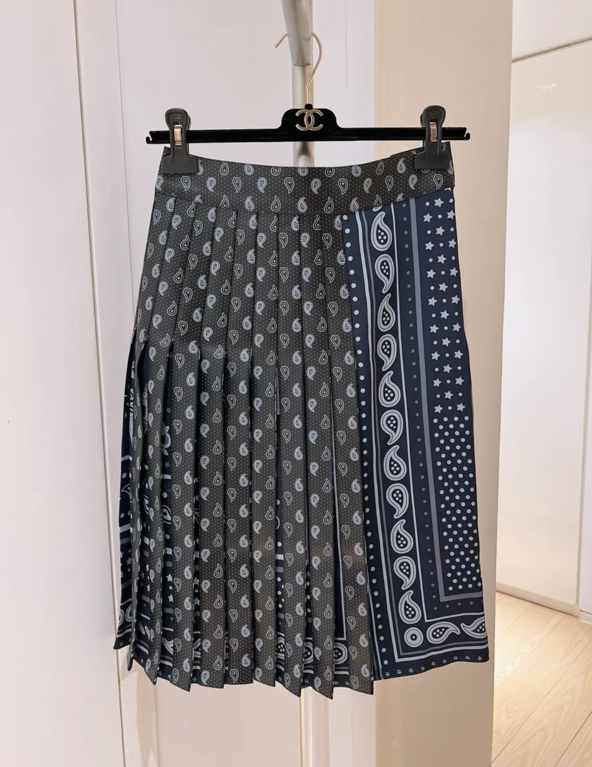 Hermès Hermes Twillaine mulberry silk sheepskin skirt - 34 Skirt - Vintage fashion from Top Quality Luxury Designers Bag