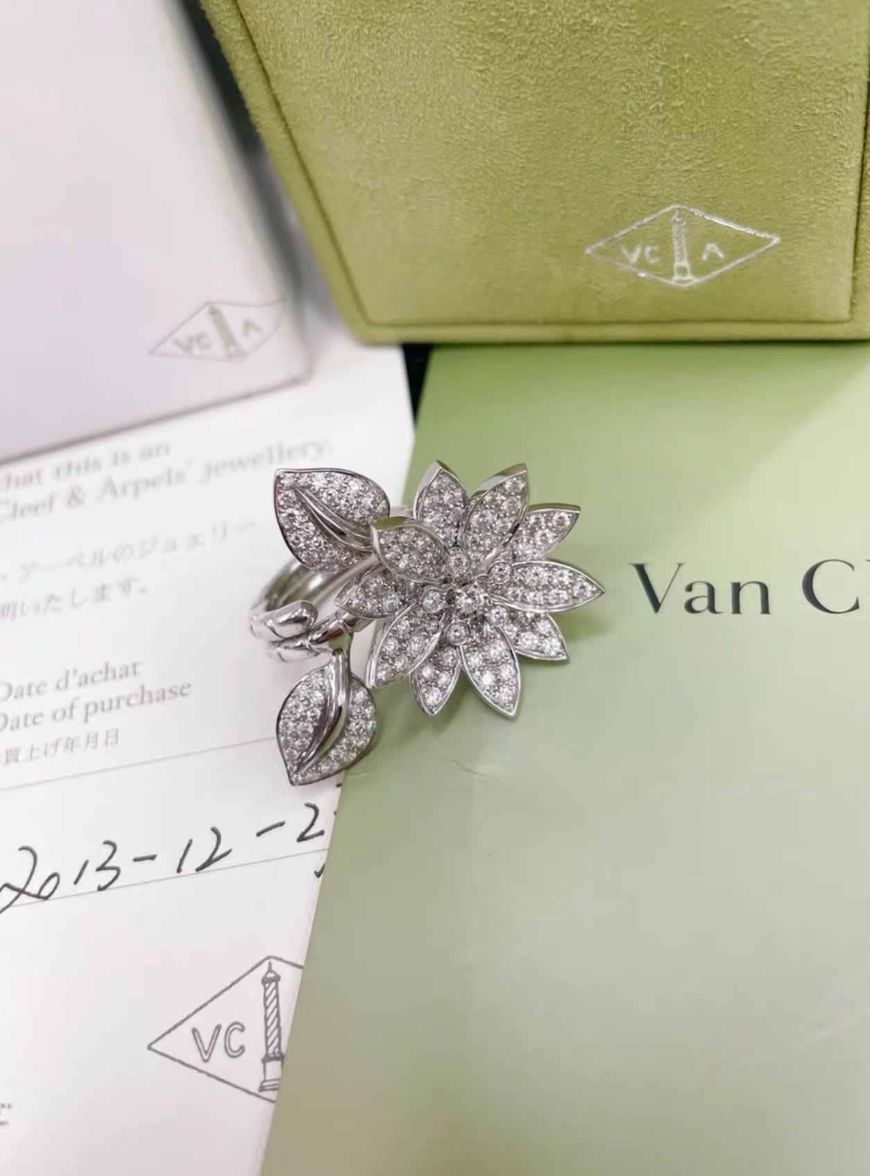 Van Cleef  Arpels Lotus Full Diamond High Jewelery Ring