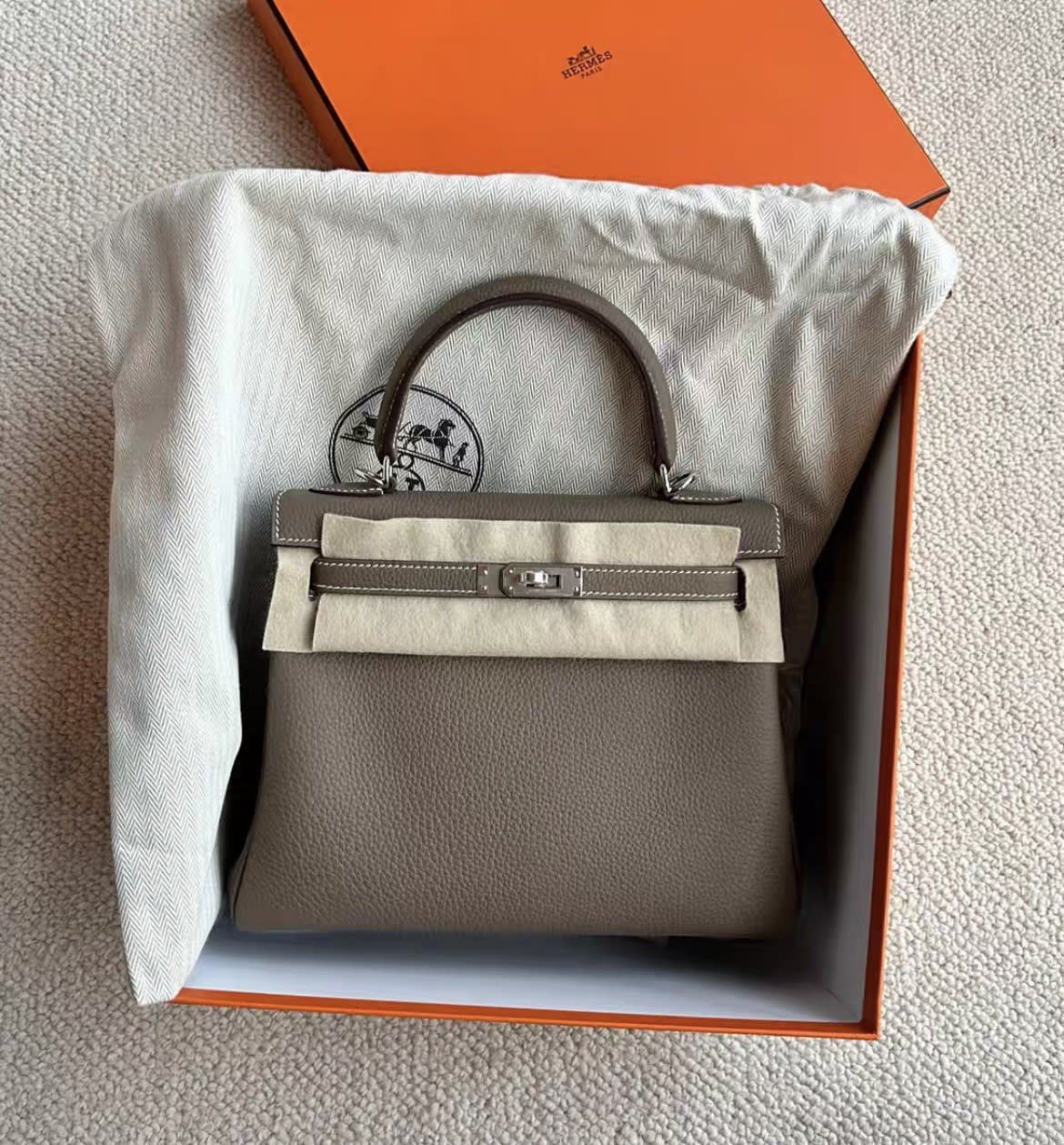 Hermès Hermes Kelly 25 Etoupe Togo Leather Palladium hardware - 25 Crossbody Bag - Secondhand luxury from Top Quality Luxury Designers Bag