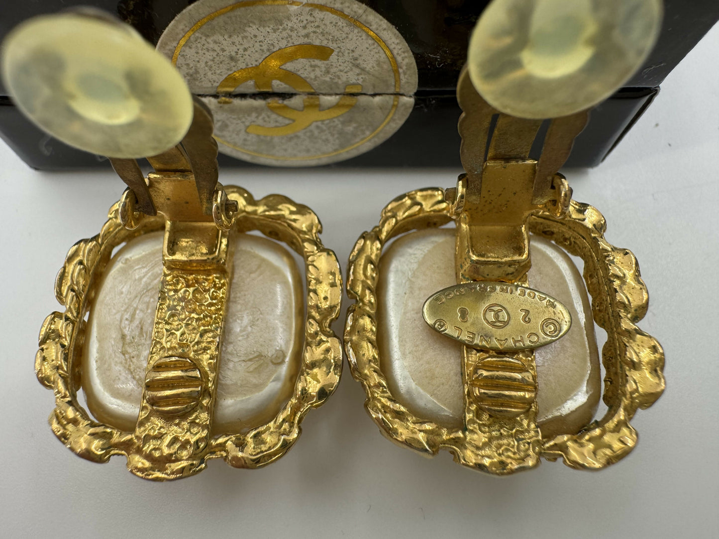 Chanel Vintage 91 Imitation Pearl Square Gold-Plated Clip-on Earrings
