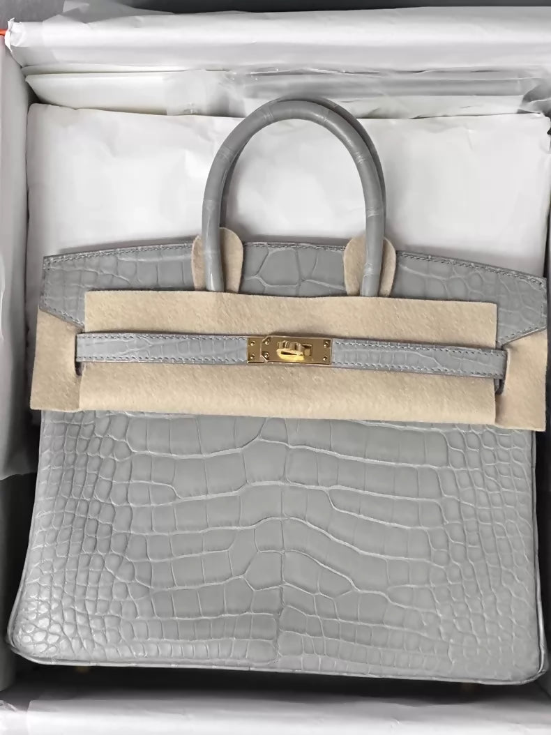 Hermes Birkin 25 Pearl Grey Matte Alligator leather gold hardware