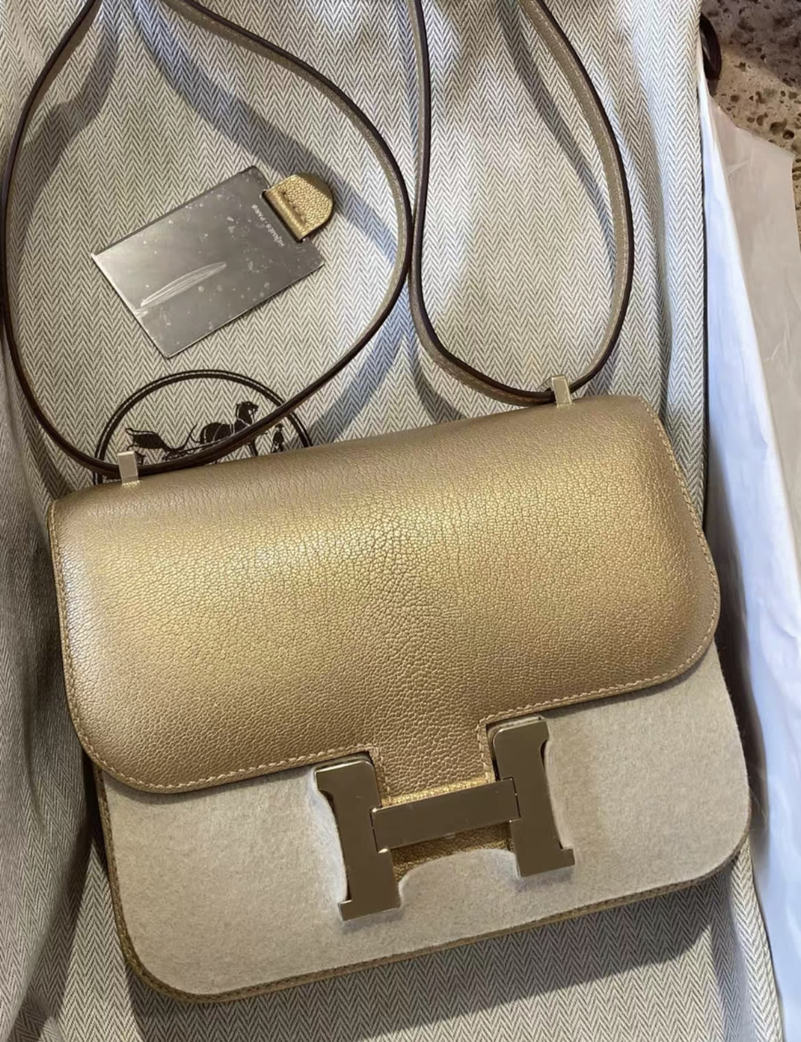 Hermès Hermès Metallic Chevre Chamkilight Constance 18 Dore - 18 Crossbody Bag - Used fashion item from Top Quality Luxury Designers Bag