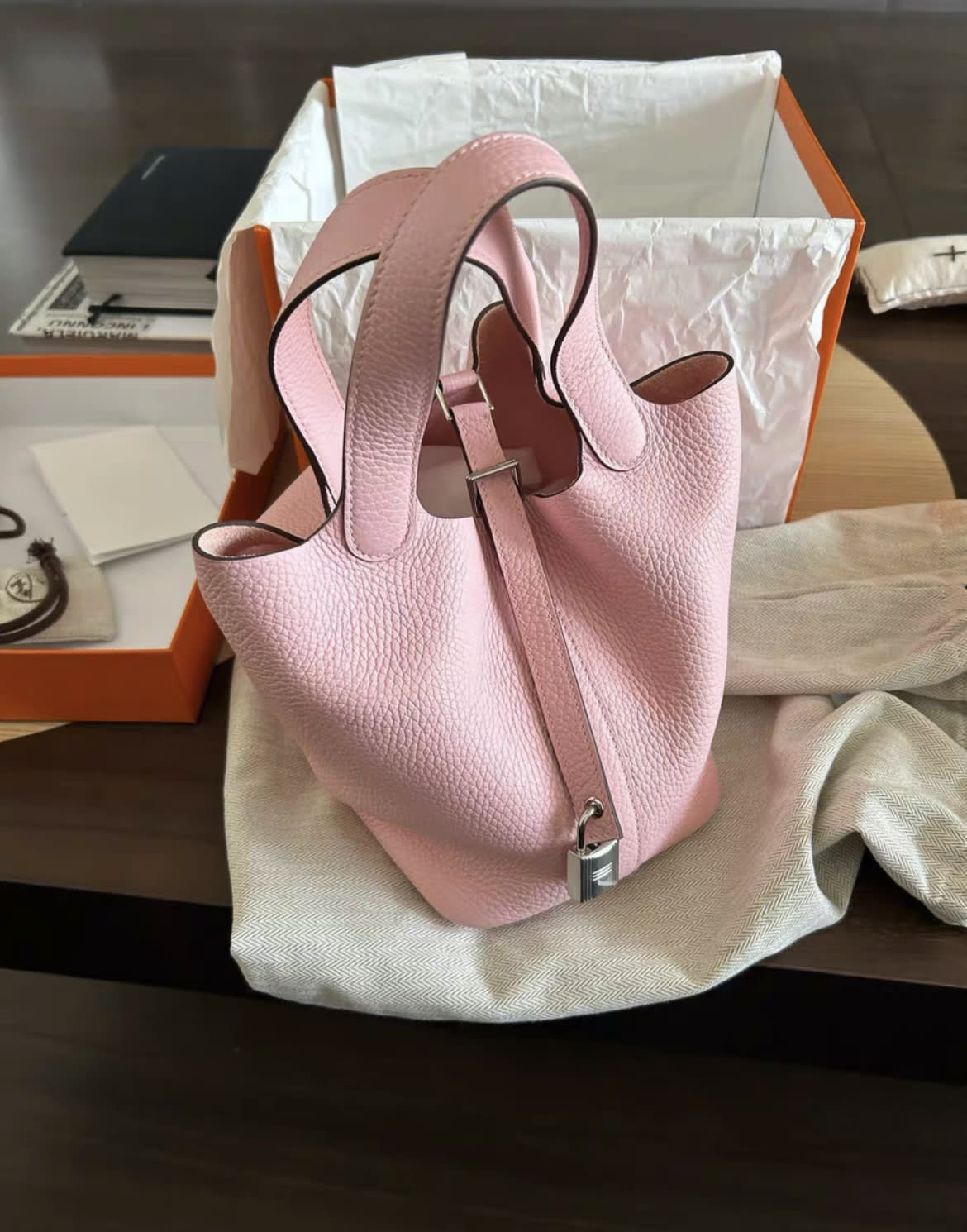 Hermès Hermès Picotin 18 Clemence Rose Sakura - 18 Bucket Bag - Vintage fashion from Top Quality Luxury Designers Bag